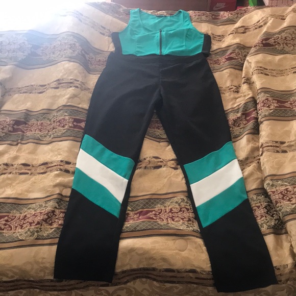 Fashion Nova Other - Really cute Athletic fashion nova 2 piece